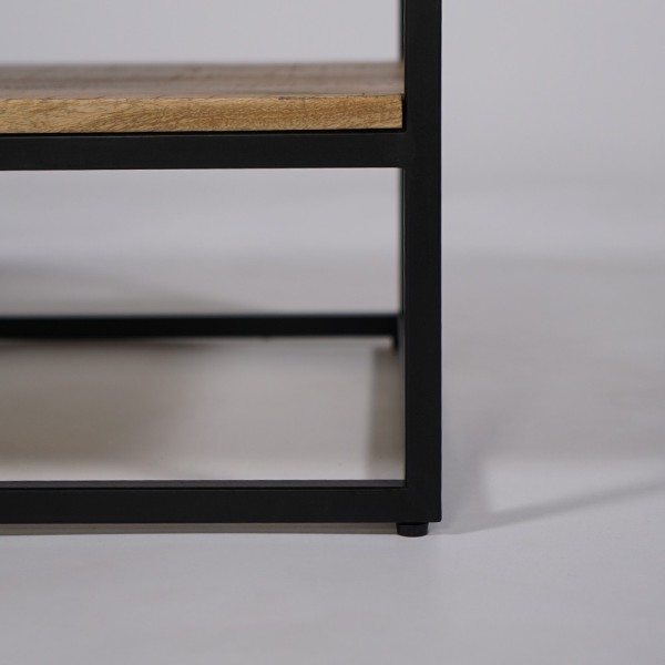Houten salontafel met metalen onderstel en frame