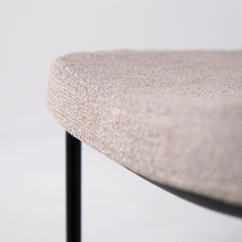 Beige stoffen eetkamerstoel met zwarte poten - Menta