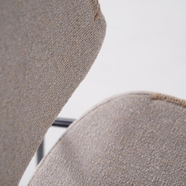 Beige stoffen eetkamerstoel met zwarte poten - Menta