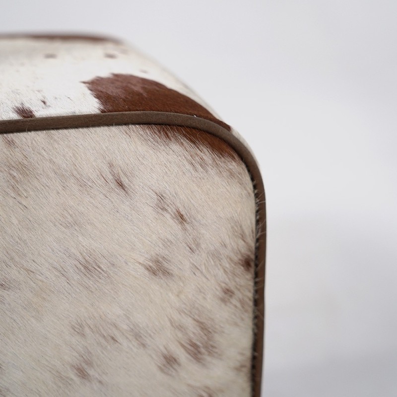 Kleine paardrijbank in koeienhuid - Ranch