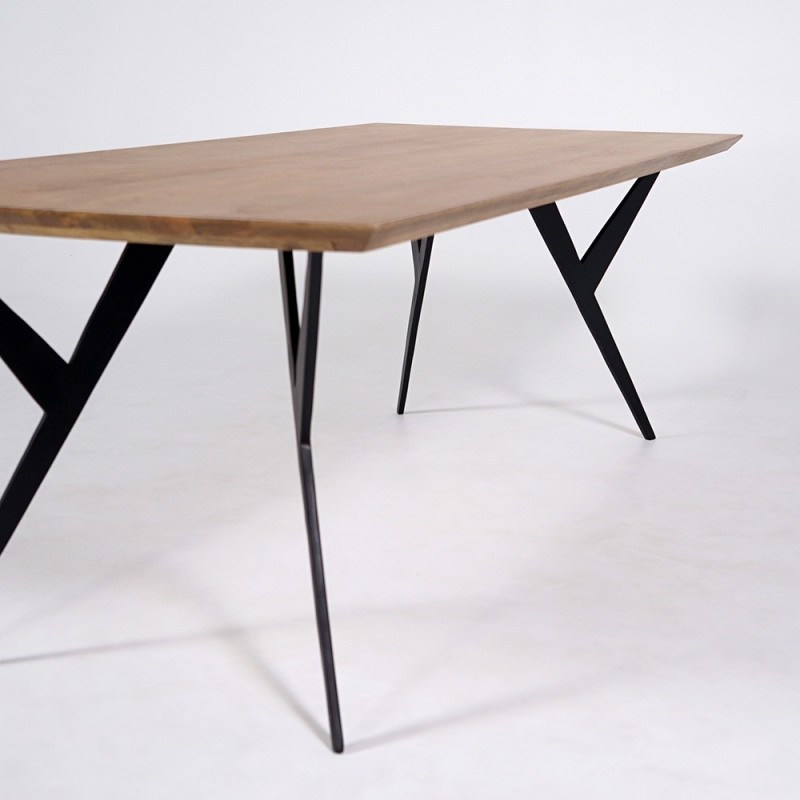 Eettafel met vlinderpoten