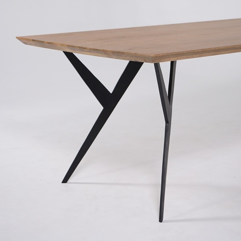Eettafel met vlinderpoten