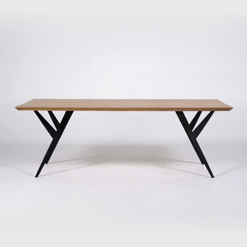 Eettafel met vlinderpoten