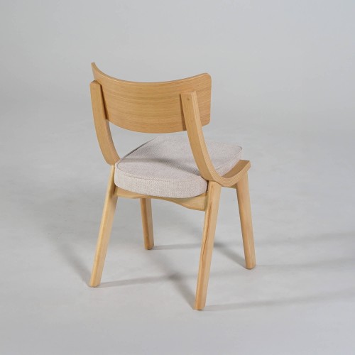 Eetkamerstoel in naturel eik en beige stof – Svea