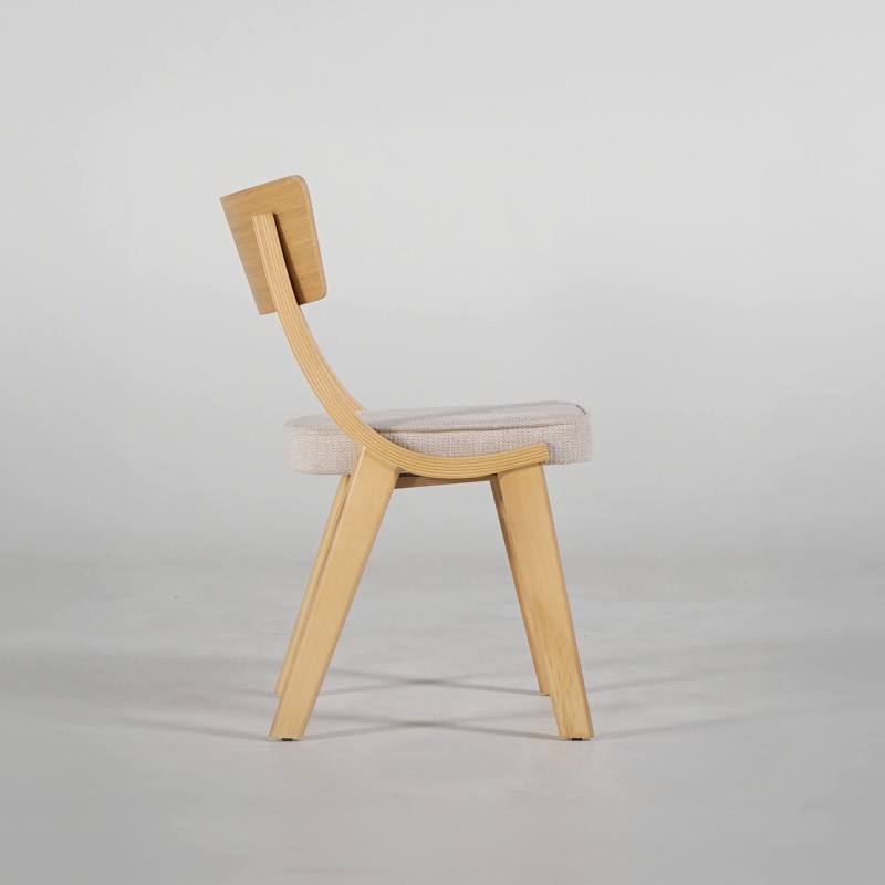 Eetkamerstoel in naturel eik en beige stof – Svea