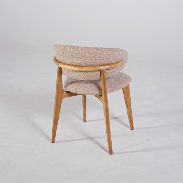 Stoel in massief eikenhout en beige stof – Lunna