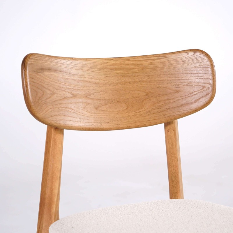 Eetkamerstoel in naturel eikenhout en witte bouclé stof – Elim