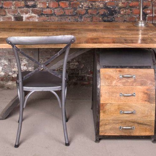 Industrieel Bureau van scandinavische inspiratie 