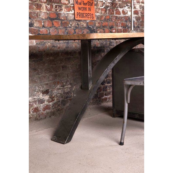 Industrieel Bureau van scandinavische inspiratie 