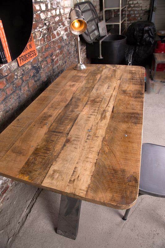 Industrieel Bureau van scandinavische inspiratie 