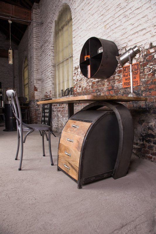 Industrieel Bureau van scandinavische inspiratie 