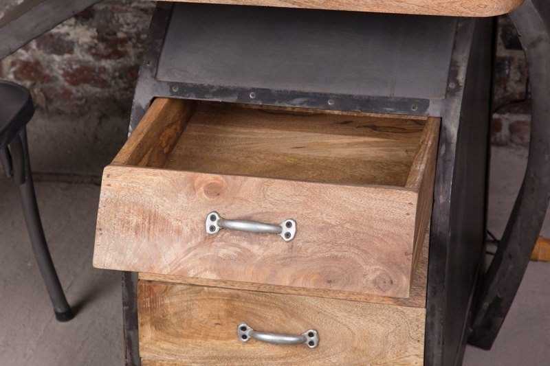 Industrieel Bureau van scandinavische inspiratie 