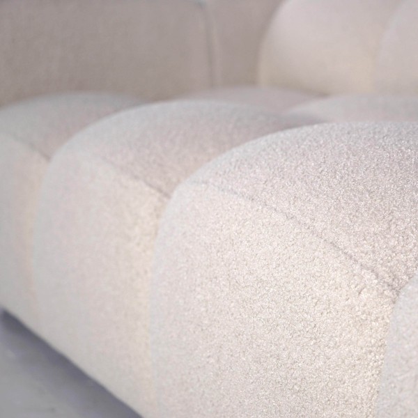 Rechte gecapitonneerde sofa in bouclé stof 2/3-zit – Elda