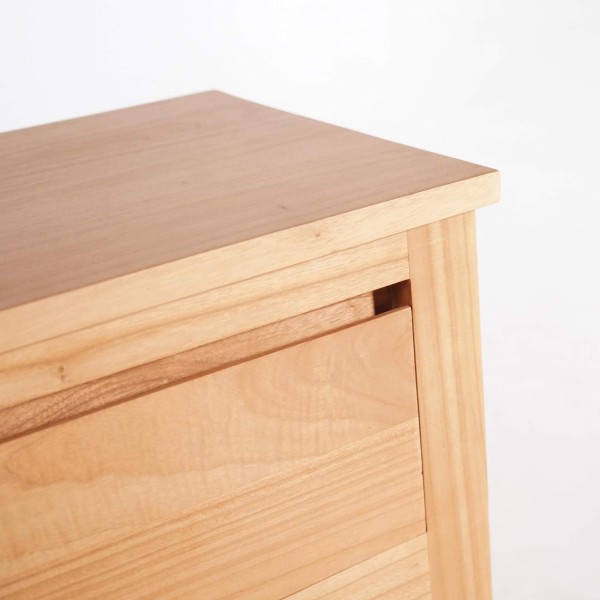 Massieve houten commode – Satya