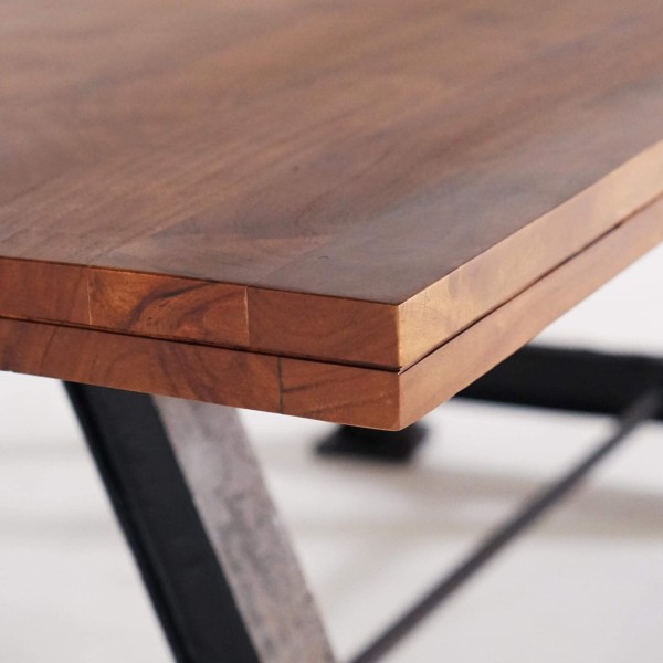 Eettafel in industriële stijl van massief hout met gietijzeren poten – Hudson