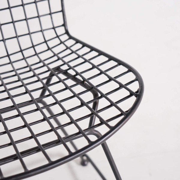 Metalen stoel in industriële stijl – Wire