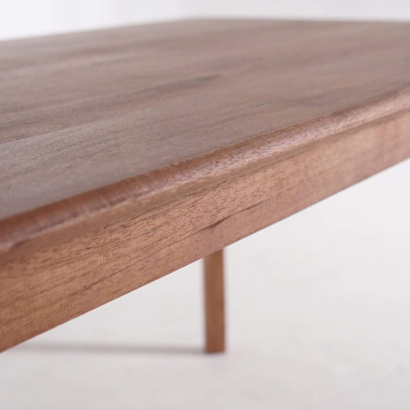 Rechthoekige eettafel in massief mangohout