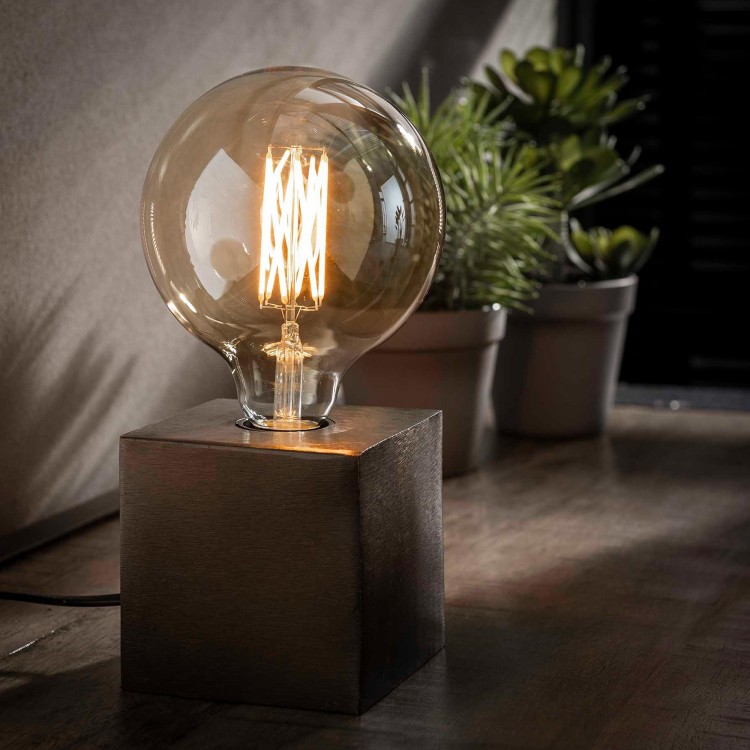 Industriële metalen tafellamp – Luma