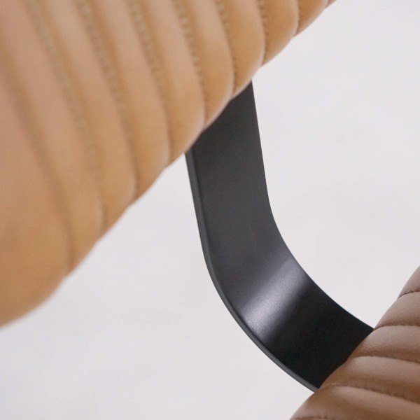 Stoel in echt leder met metalen voeten – Marlow