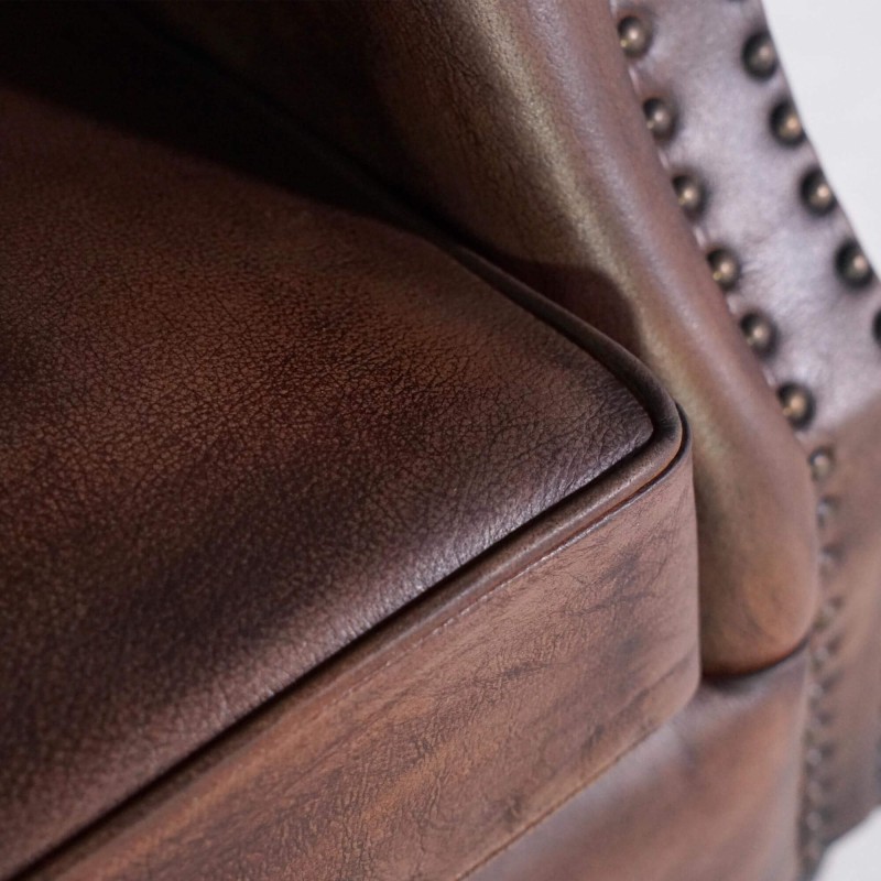 Engelse wingback-fauteuil (oorfauteuil) in donkerbruin leder – George