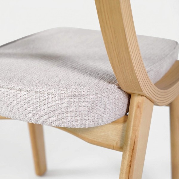 Eetkamerstoel in naturel eik en beige stof – Svea
