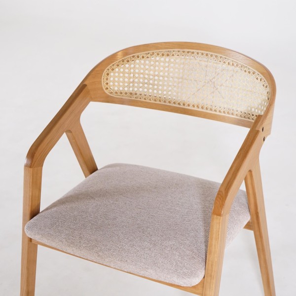 Eetkamerstoel met rugleuning in rotan en beige stof – Seren