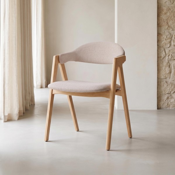Stoel in natuurlijk hout en beige bouclé stof – Lykke
