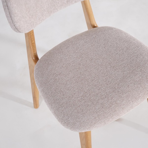 Stoel in massief eikenhout en beige stof – Skaga