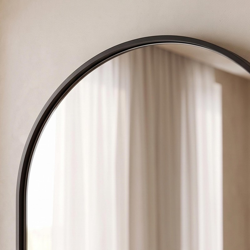 Boogvormige badkamerspiegel met zwart metalen frame 120 x 75 cm