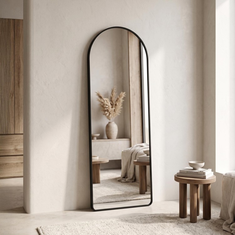 Grote staande boogspiegel met zwart metalen frame 50 x 150 cm
