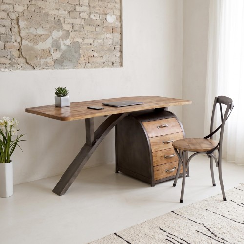 Industrieel Bureau van scandinavische inspiratie 