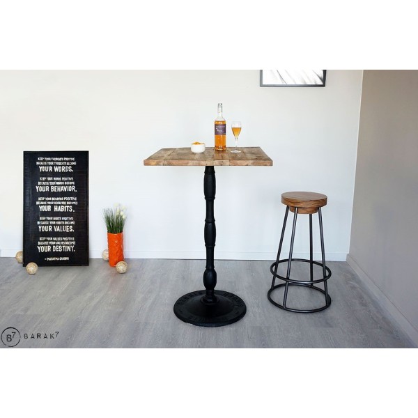 Table haute de bistrot carrée