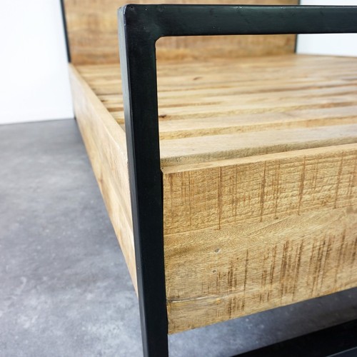 Industrieel tweepersoonsbed in gerecycleerd hout