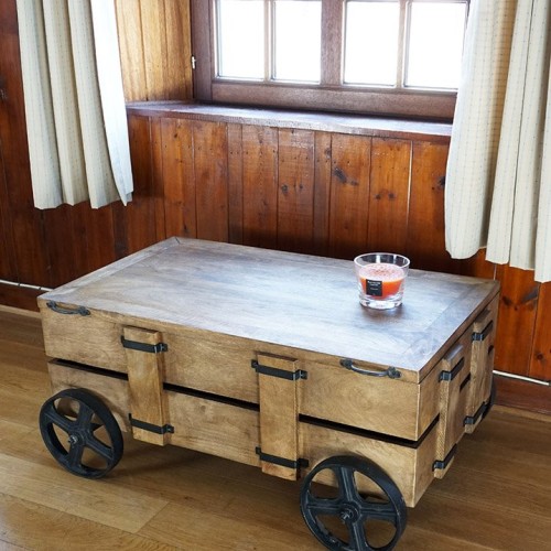 Table basse industrielle coffre