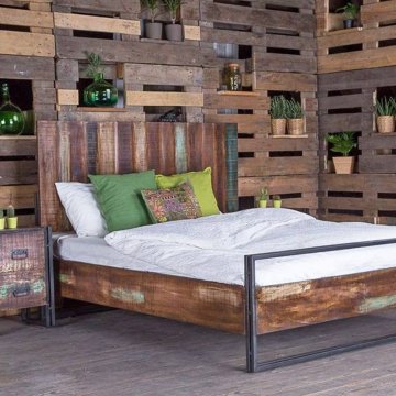 Industrieel tweepersoonsbed in gerecycleerd hout
