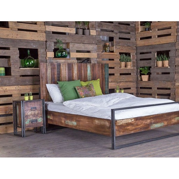 Industrieel tweepersoonsbed in gerecycleerd hout
