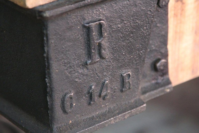 Lage industriële tafel zwarte afwerking