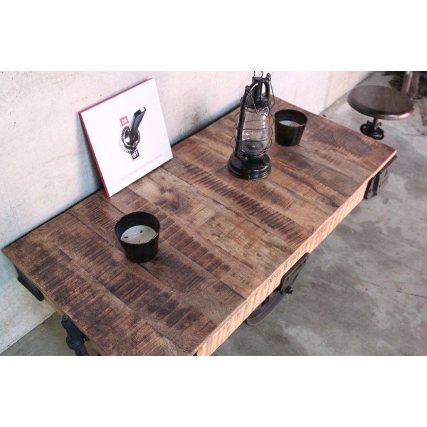 Lage industriële tafel zwarte afwerking