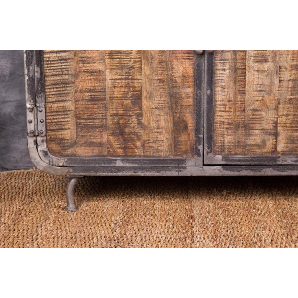 Industriële dressoir van Scandinavische inspiratie