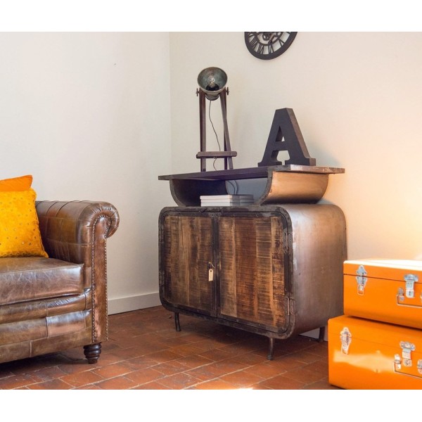 Industriële dressoir van Scandinavische inspiratie