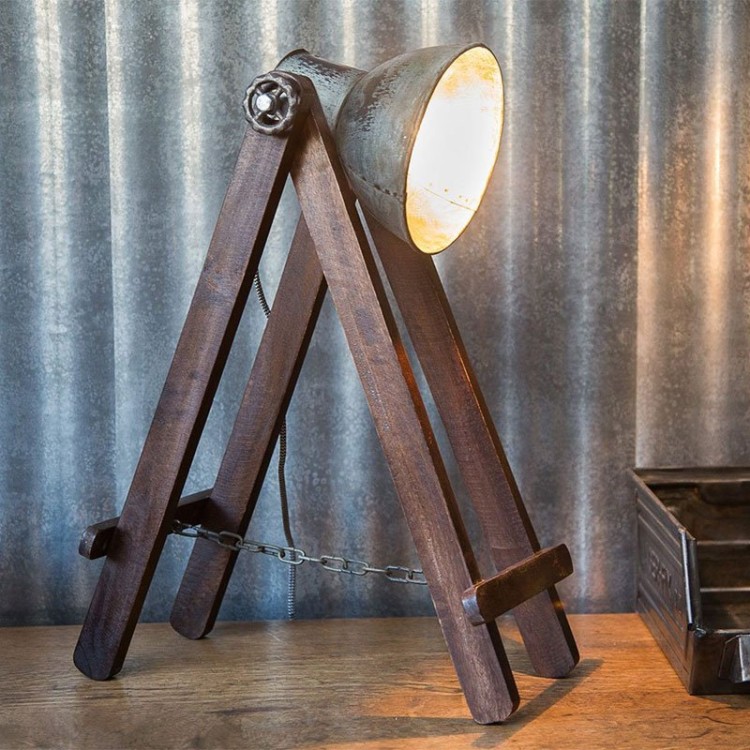 Industriële schraaglamp