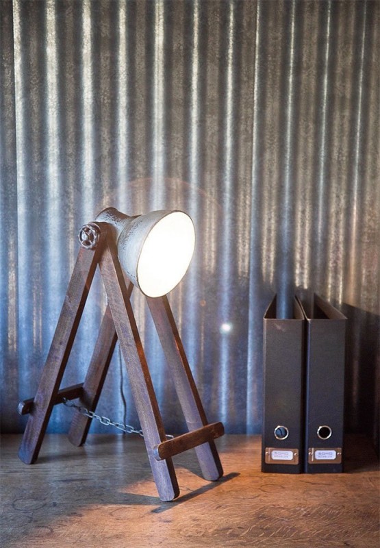 Industriële schraaglamp