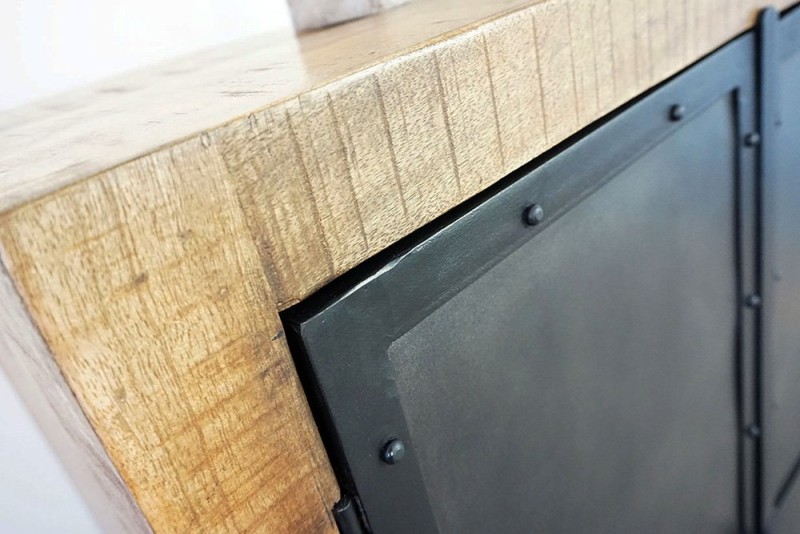 Klein houten en metalen dressoir - Brooklyn