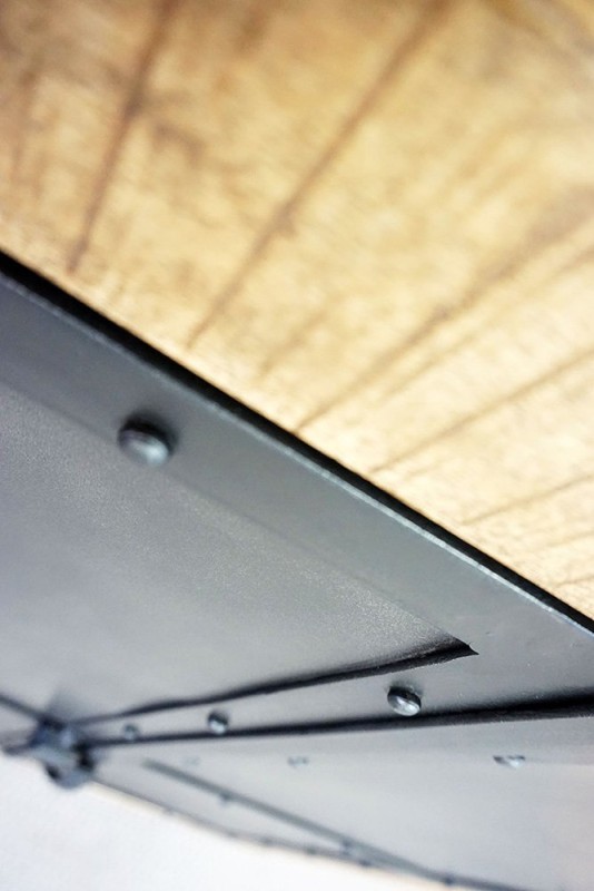 Klein houten en metalen dressoir - Brooklyn
