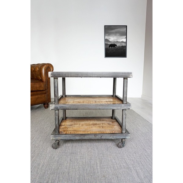 Industriële serveertafel met 3 draagvlakken