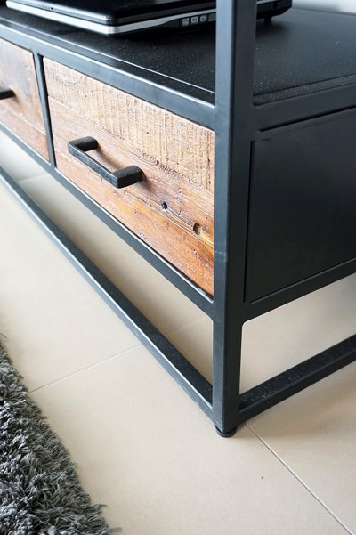 Industrieel TV-meubel van gerecycleerd hout - Recycled