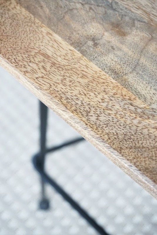 Hoge kruk in staal en hout