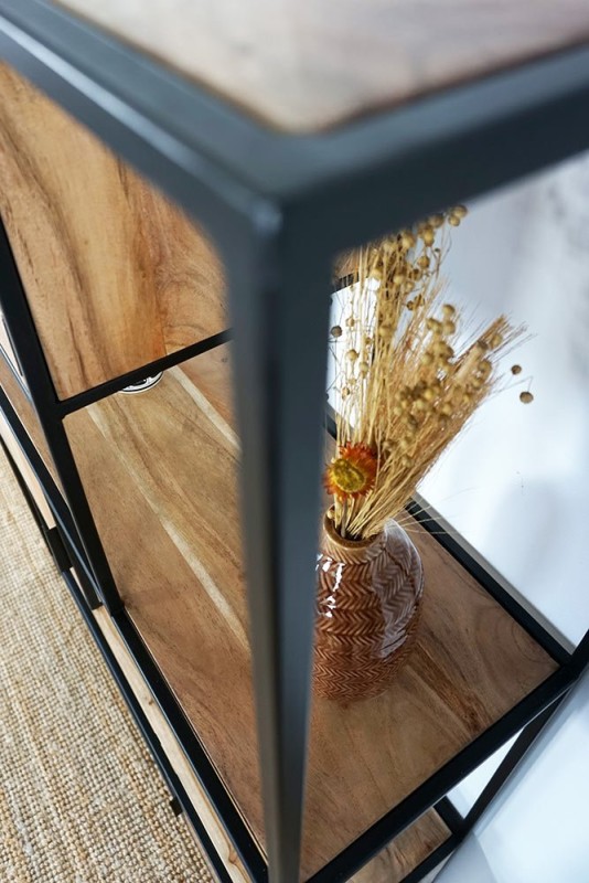 Industriële boekenplank van hout en metaal met deuren