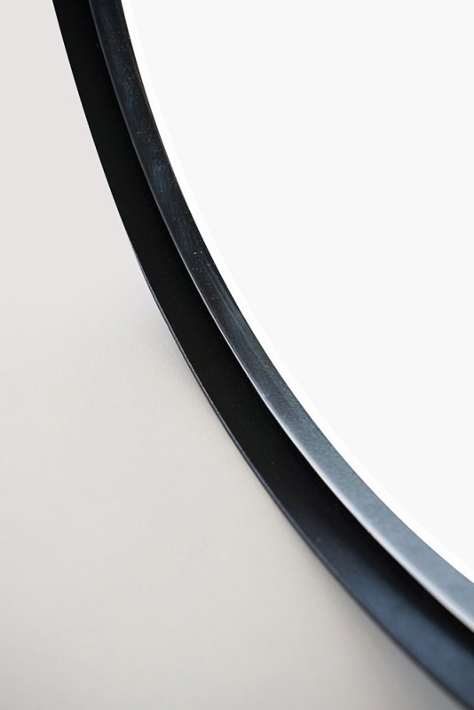 Ronde spiegel van 70 cm met ijzeren frame