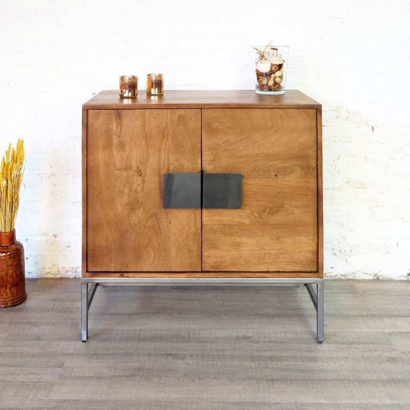 Klein houten en metalen dressoir - Chic
